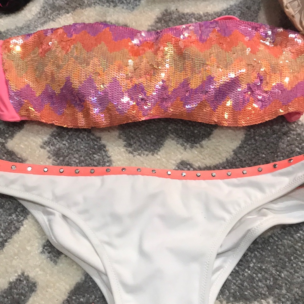 Bikini Set - image 1